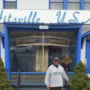 Meet your Posher, Derrick